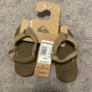 Quiksilver flip flops with sling back